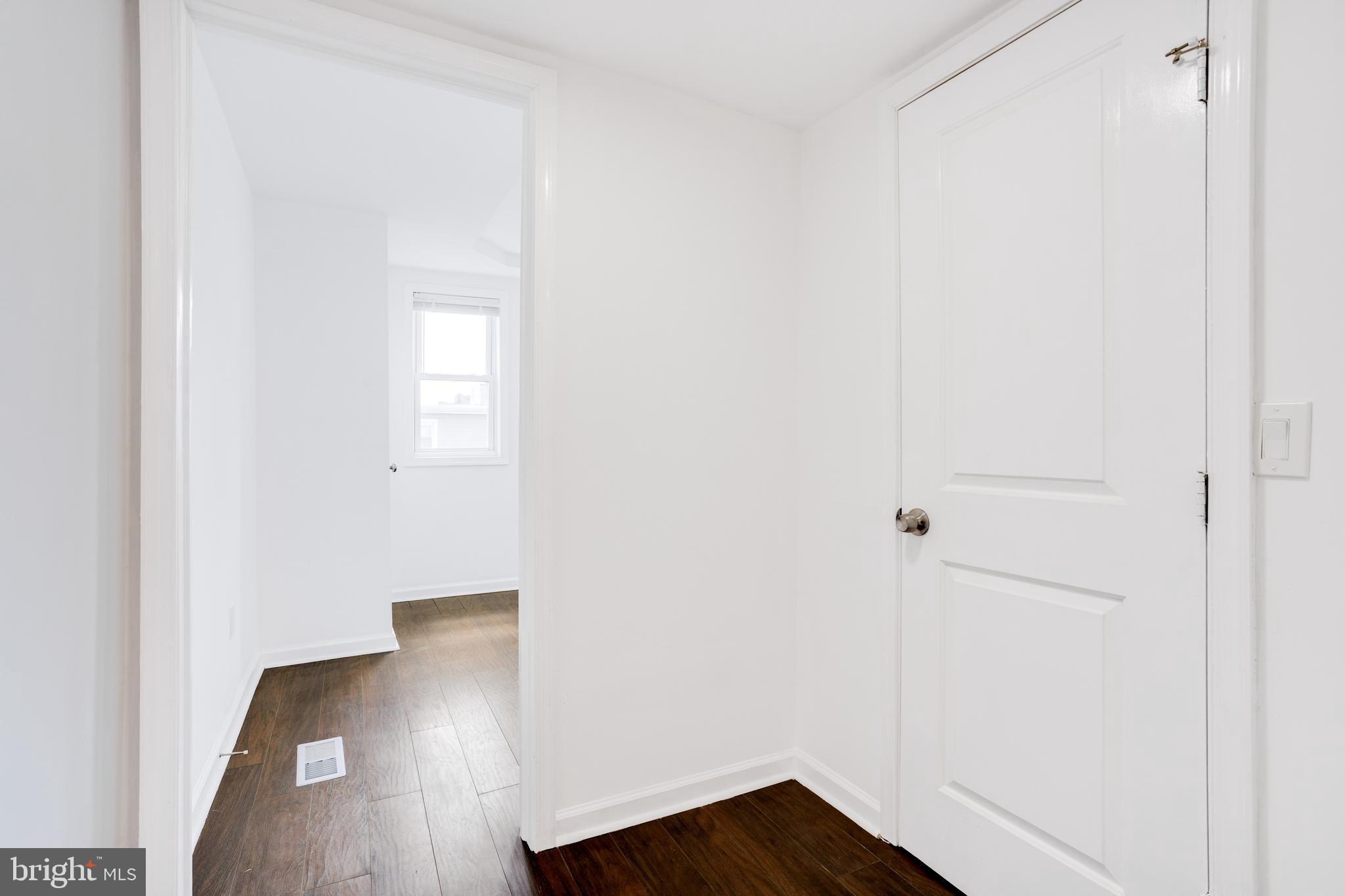 EAST KENSINGTON - Residential