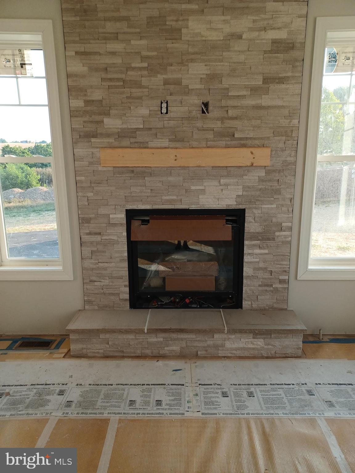 BROOKSIDE - Residential