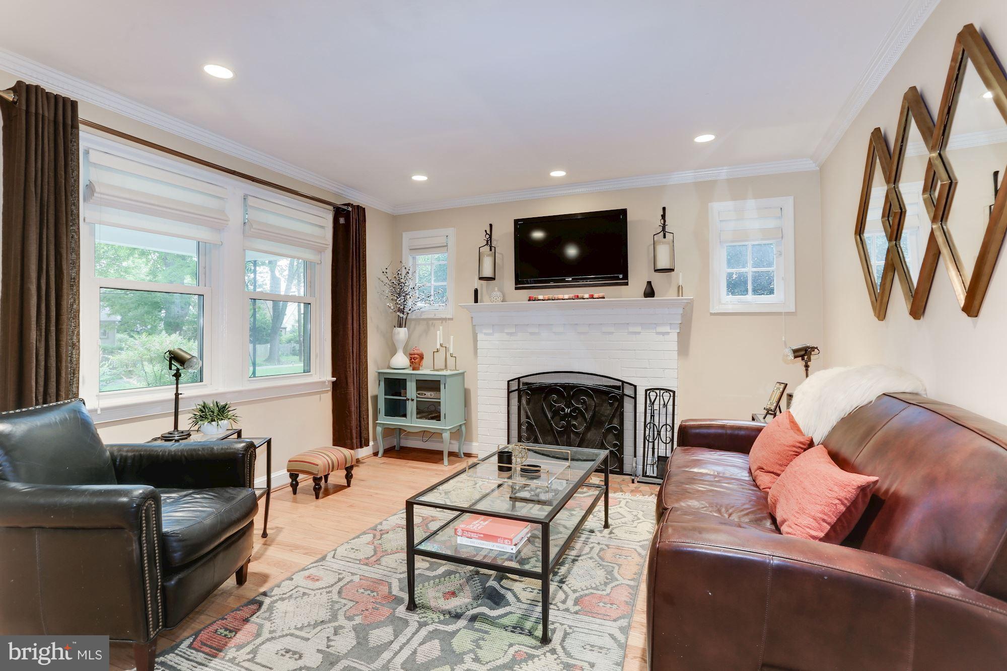 WOODSIDE KNOLLS - Residential