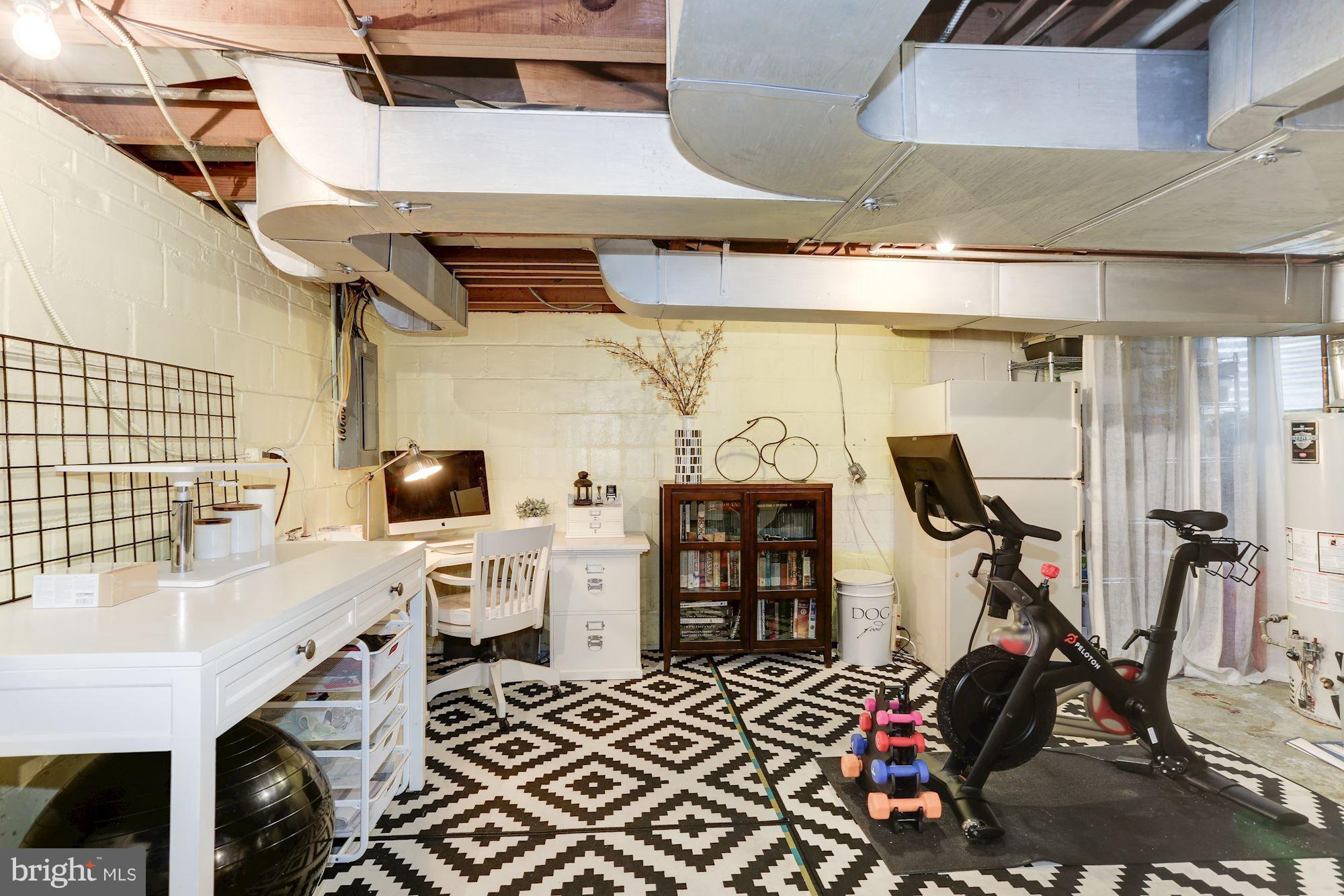 WOODSIDE KNOLLS - Residential