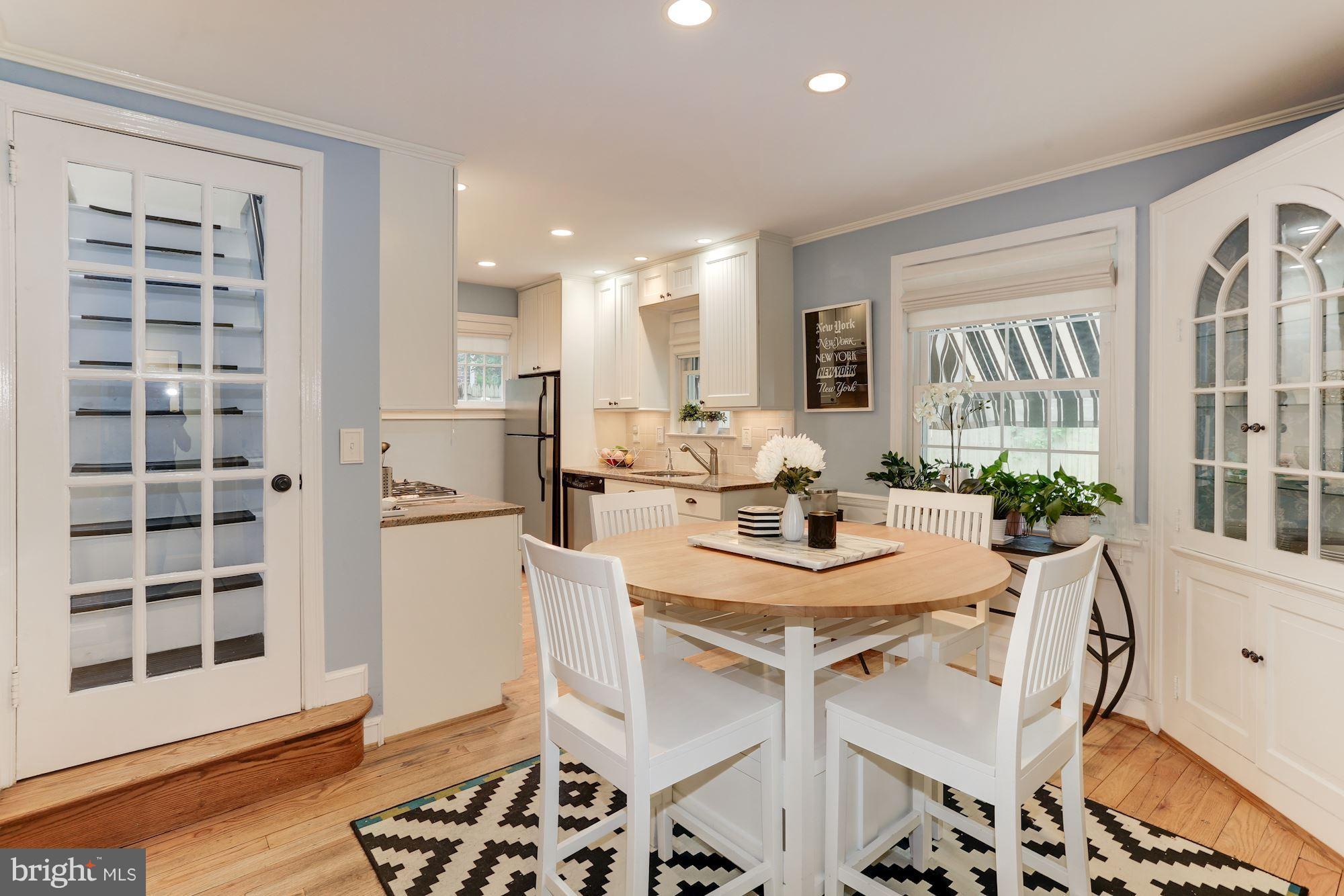 WOODSIDE KNOLLS - Residential