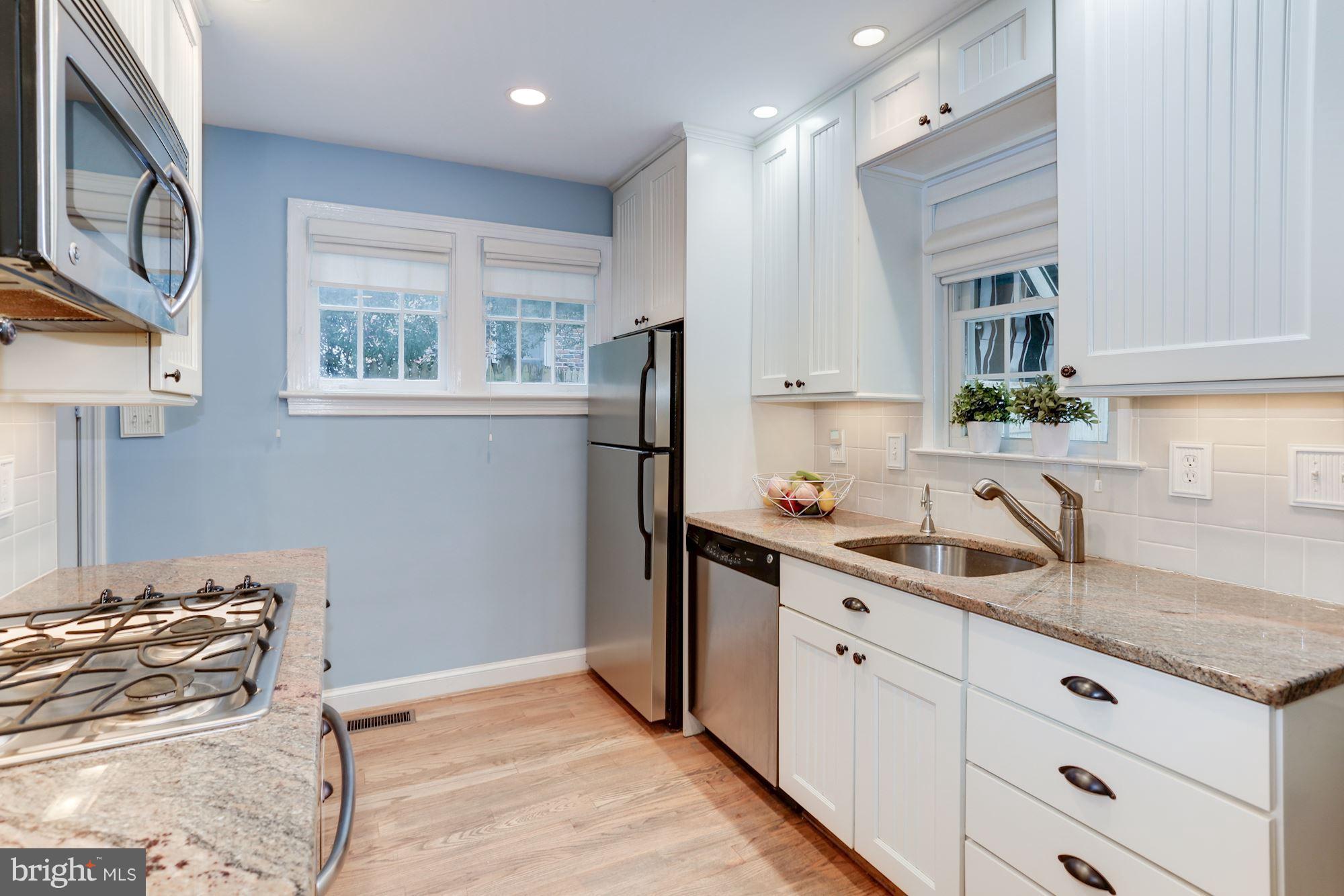 WOODSIDE KNOLLS - Residential