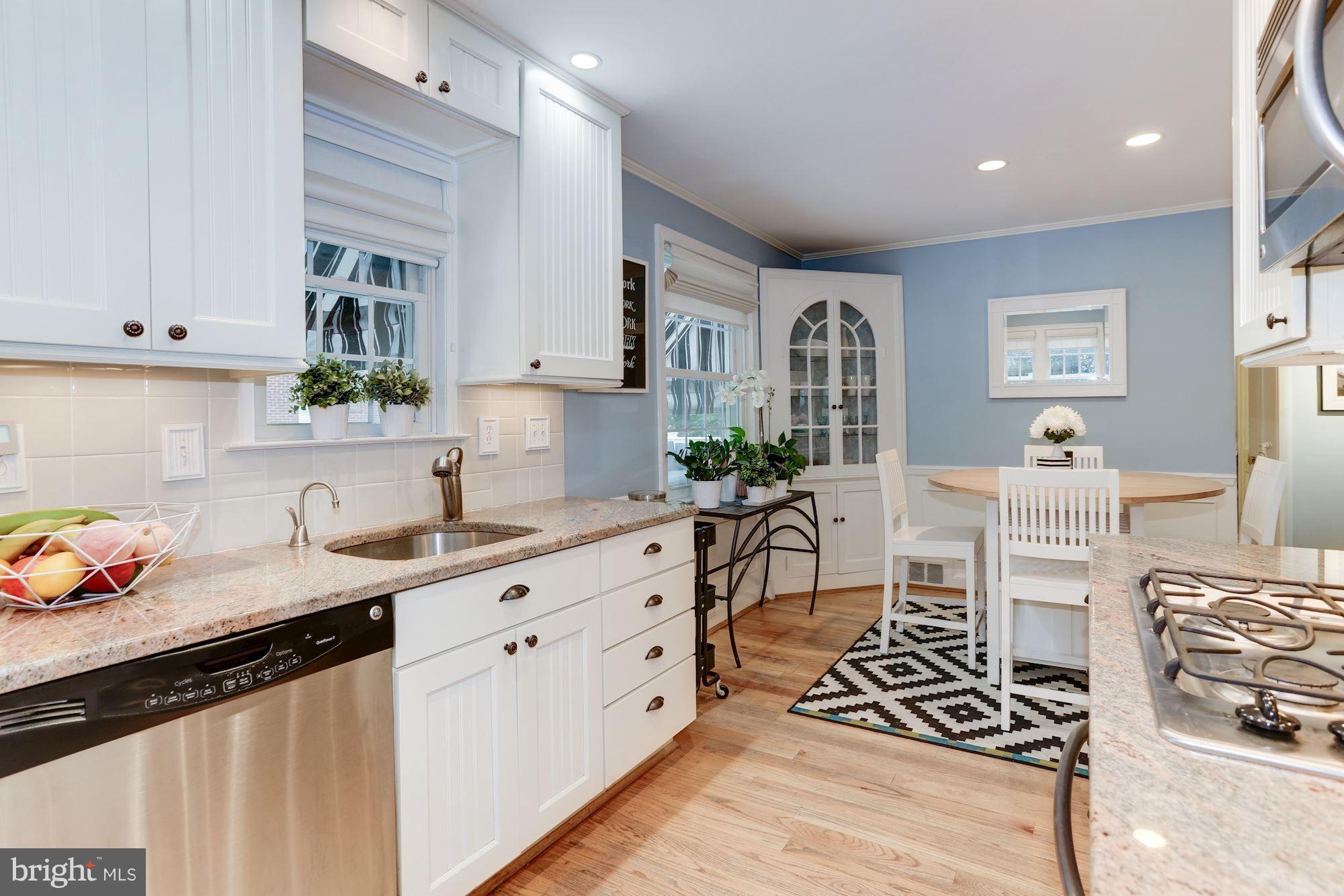 WOODSIDE KNOLLS - Residential