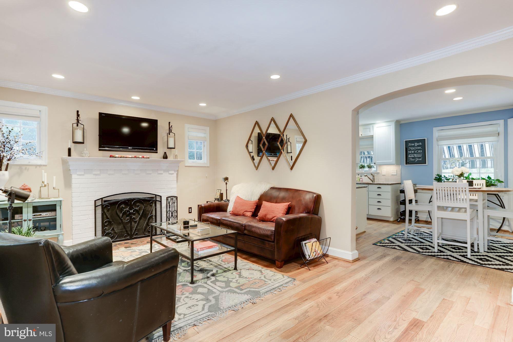 WOODSIDE KNOLLS - Residential