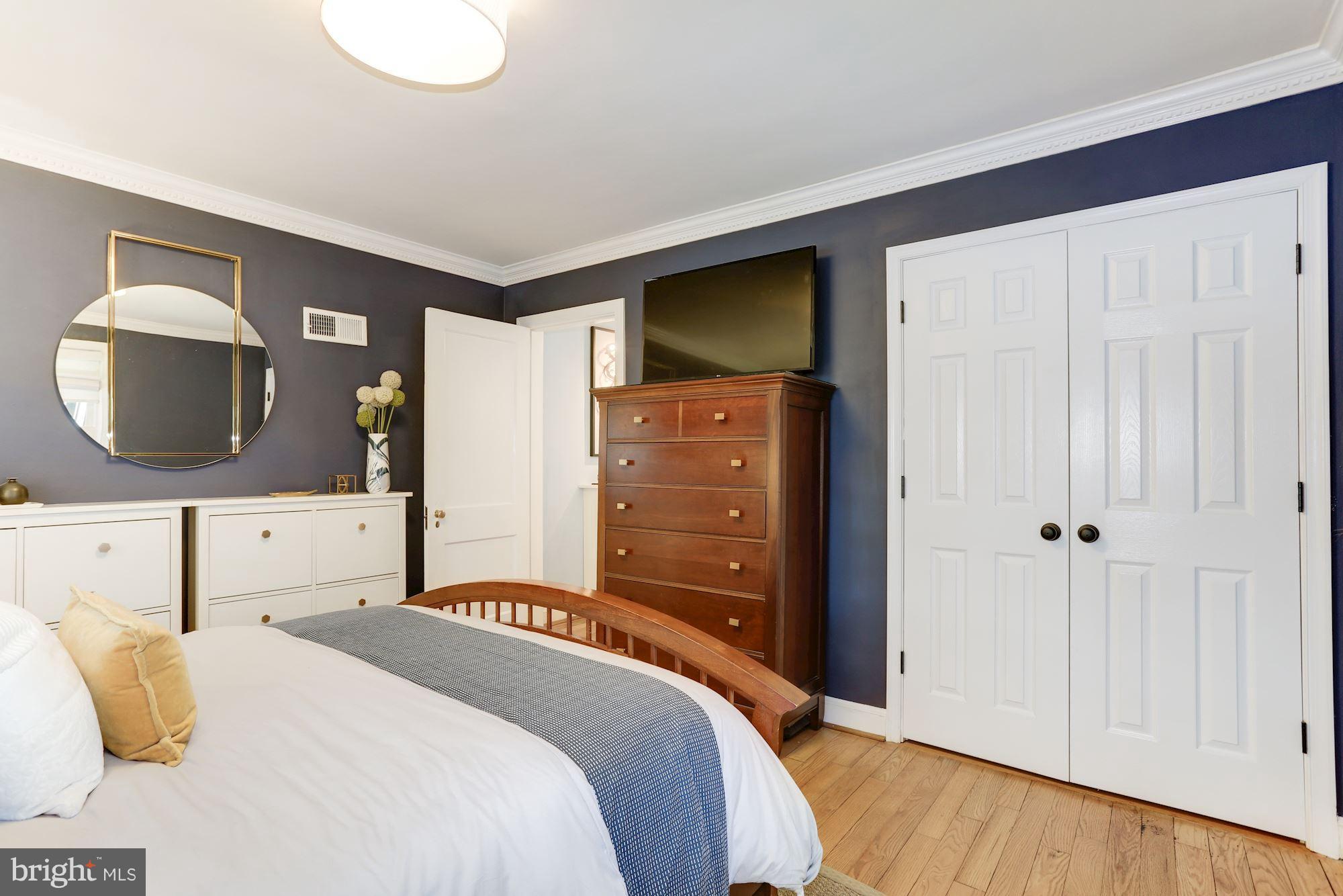 WOODSIDE KNOLLS - Residential