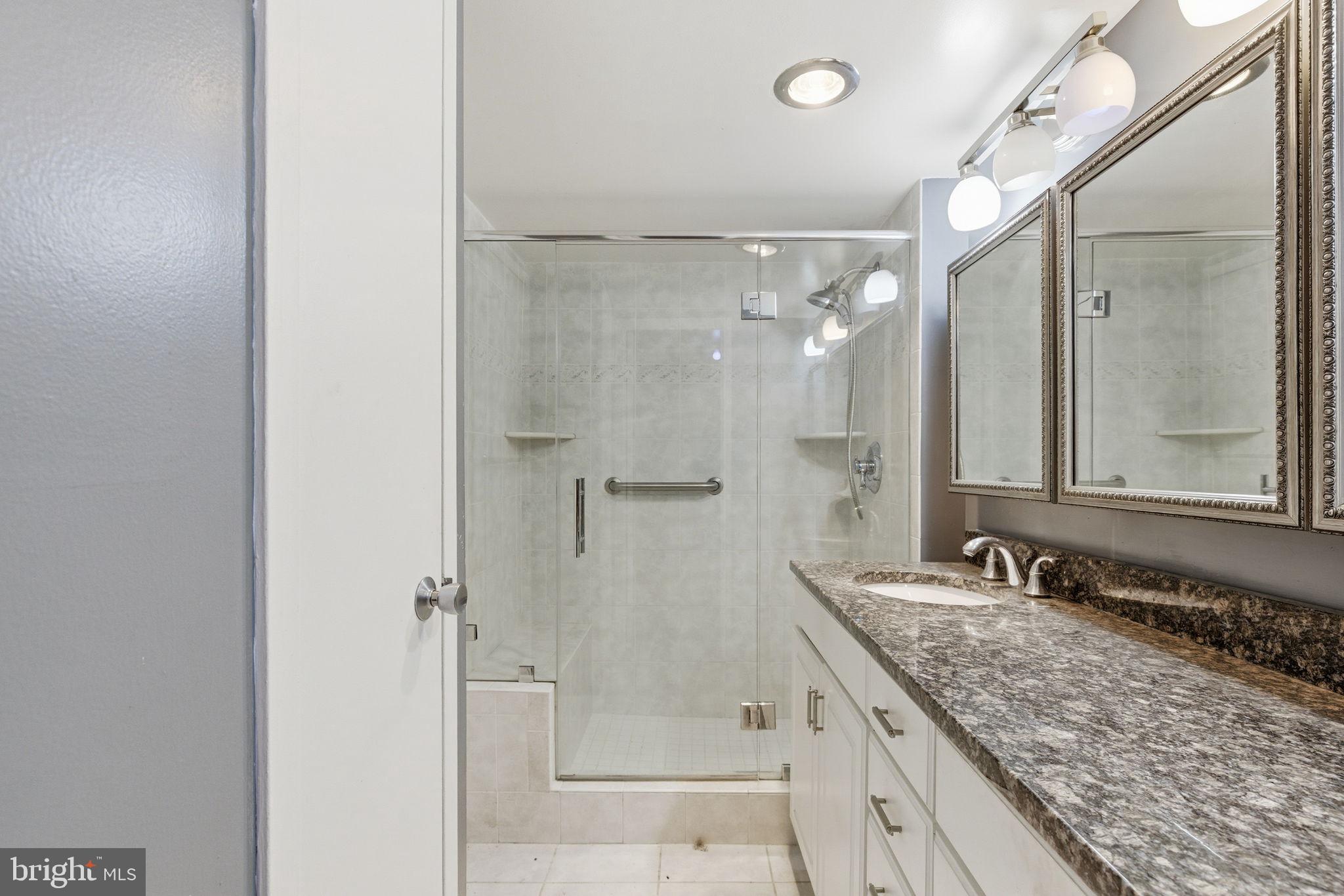 VISTAS AT WASHINGTONIAN WOODS - Residential