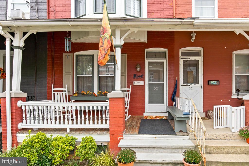 Photo of 32 E Ross Street, Lancaster, PA 17602 (MLS # PALA2041642)