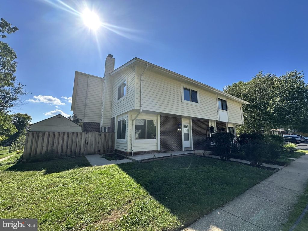 Photo of 18605 Turmeric Court, GERMANTOWN, MD 20874 (MLS # MDMC2201944)