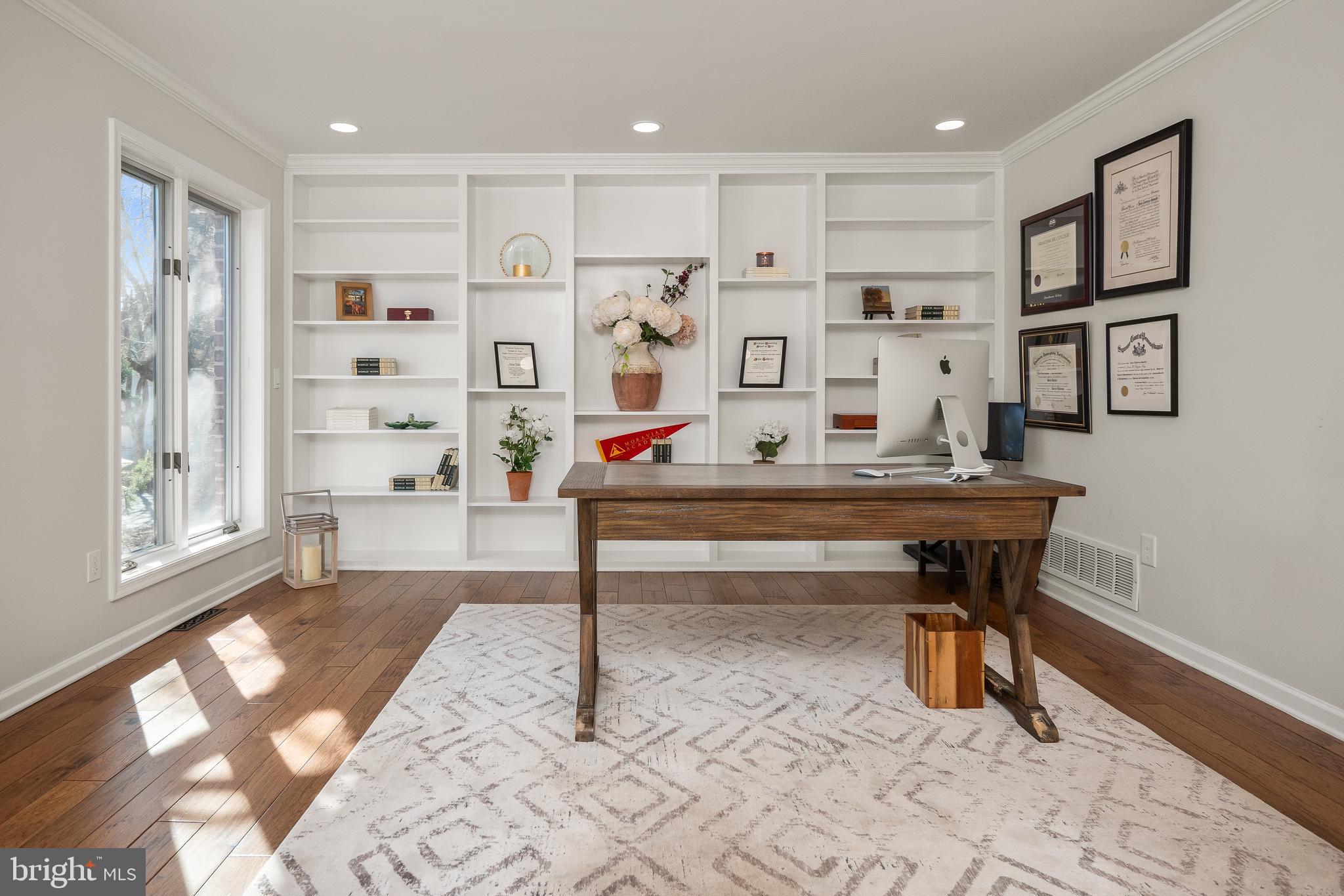 BRIDLE PATH CROSSING - Residential