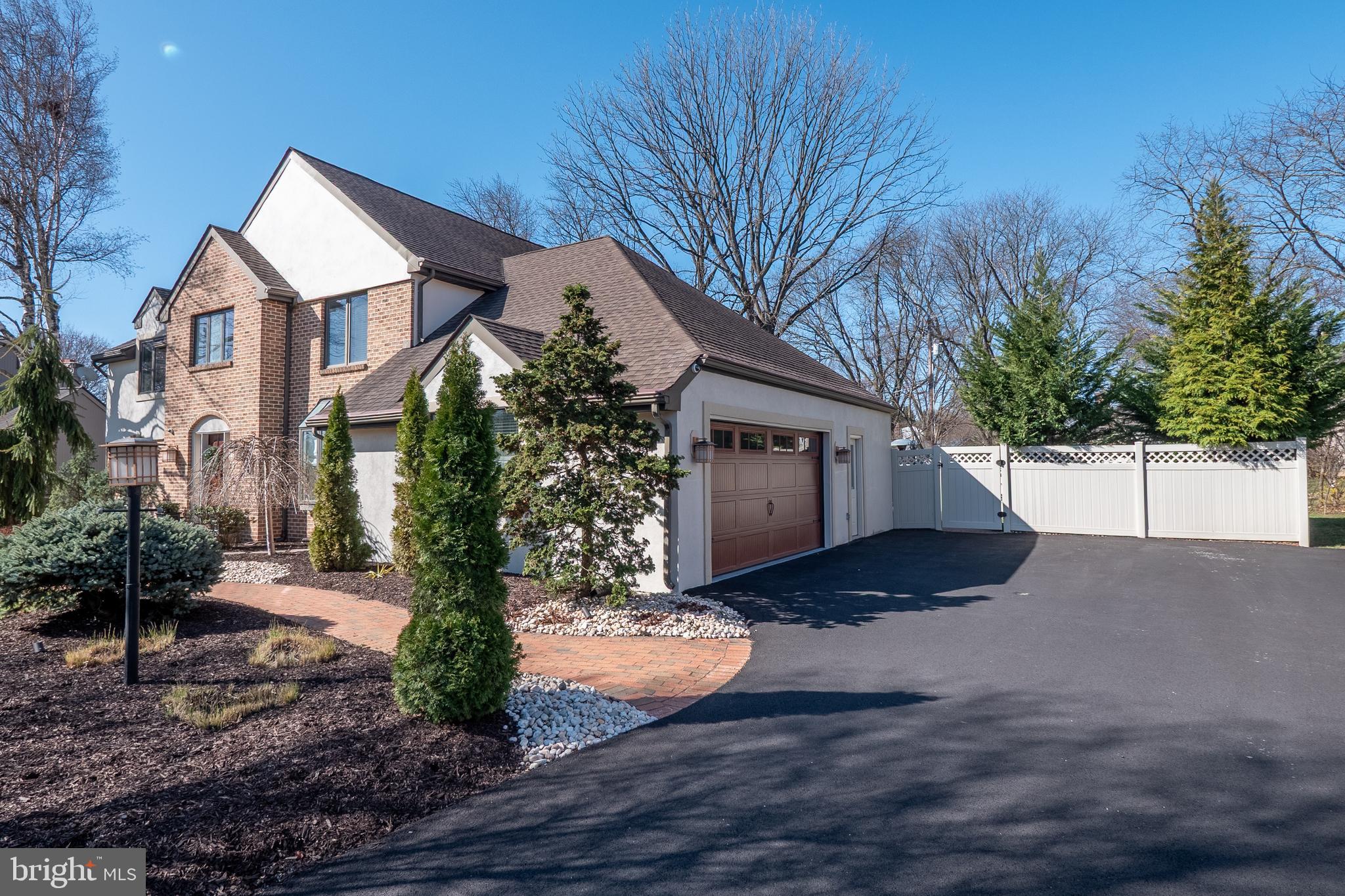 BRIDLE PATH CROSSING - Residential