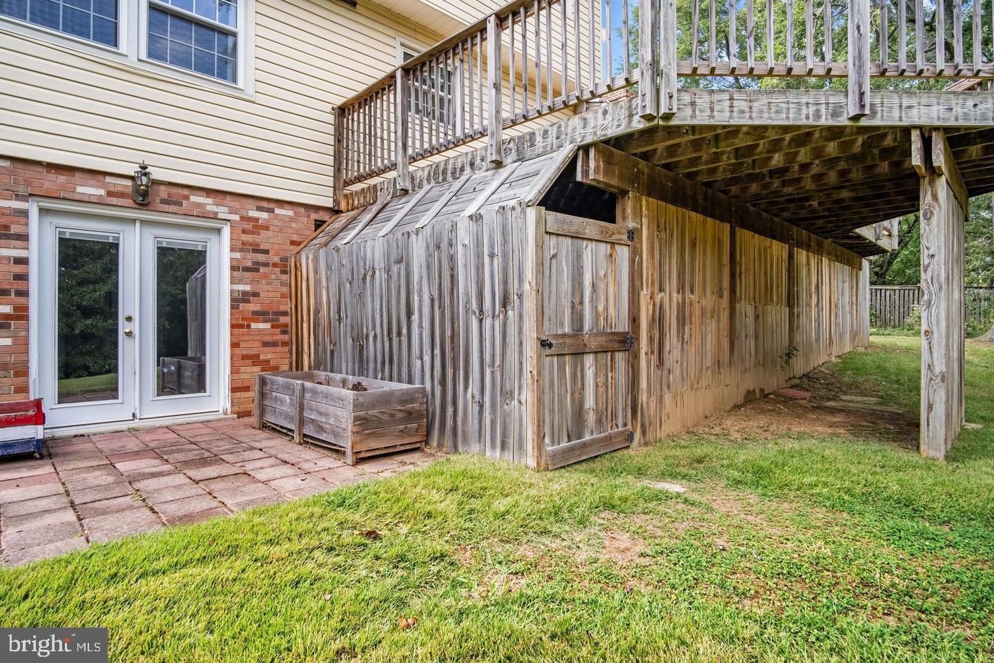 ROSE HILL MANOR - Residential Lease