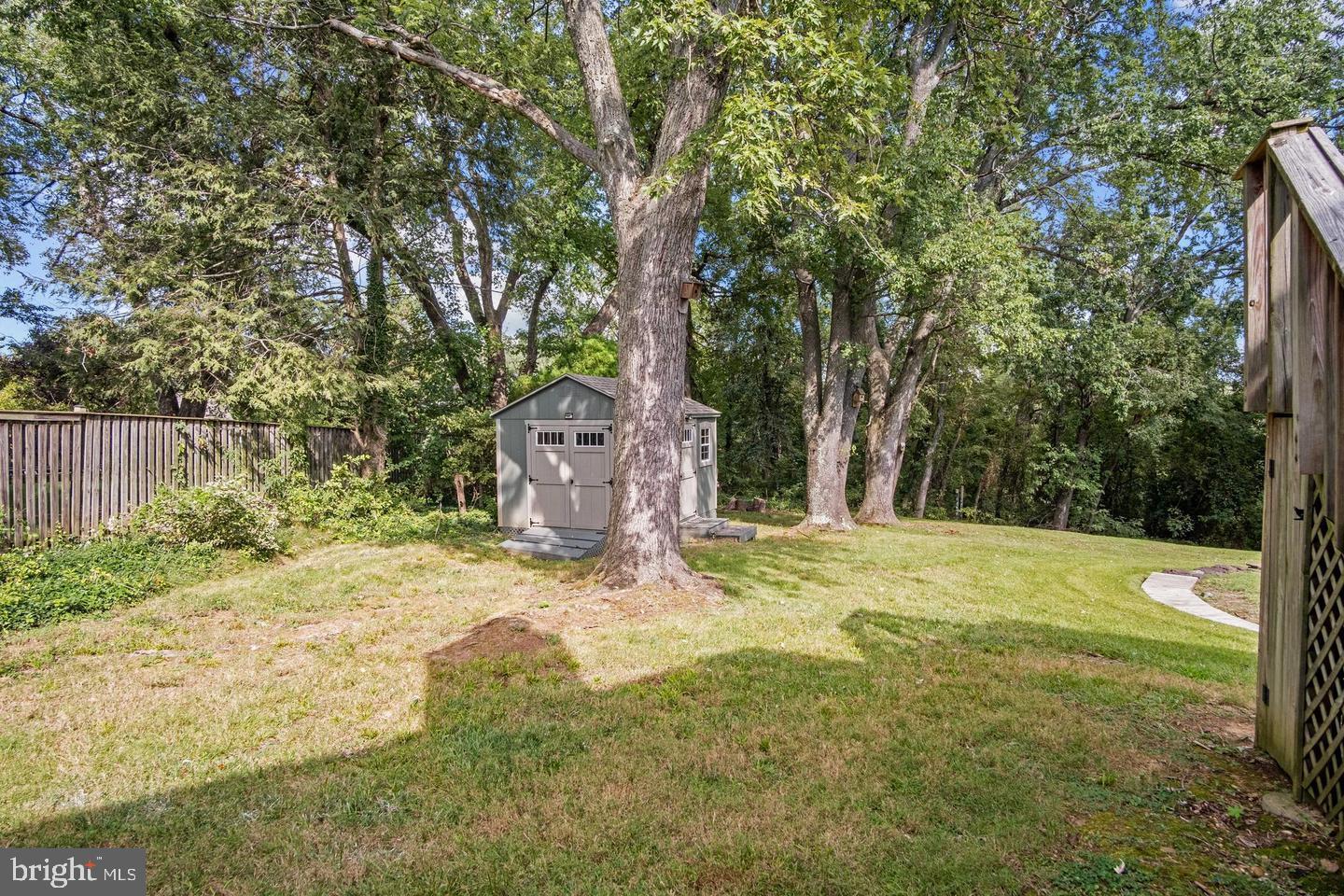 ROSE HILL MANOR - Residential Lease