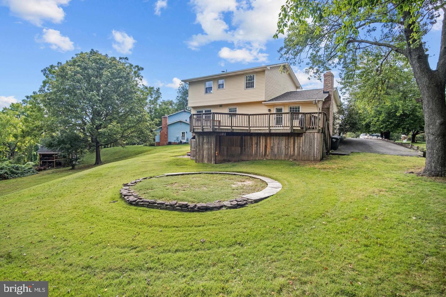 ROSE HILL MANOR - Residential Lease