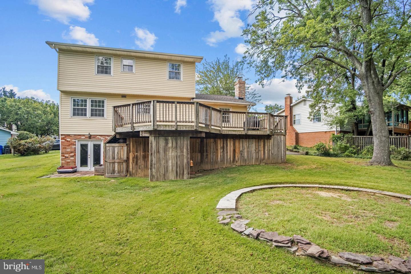 ROSE HILL MANOR - Residential Lease