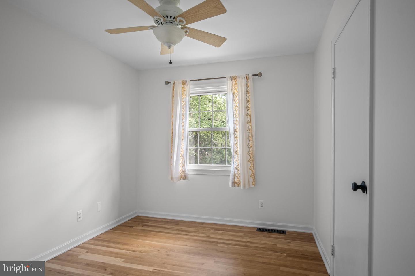 ROSE HILL MANOR - Residential Lease