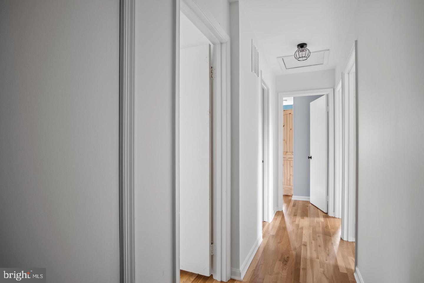 ROSE HILL MANOR - Residential Lease