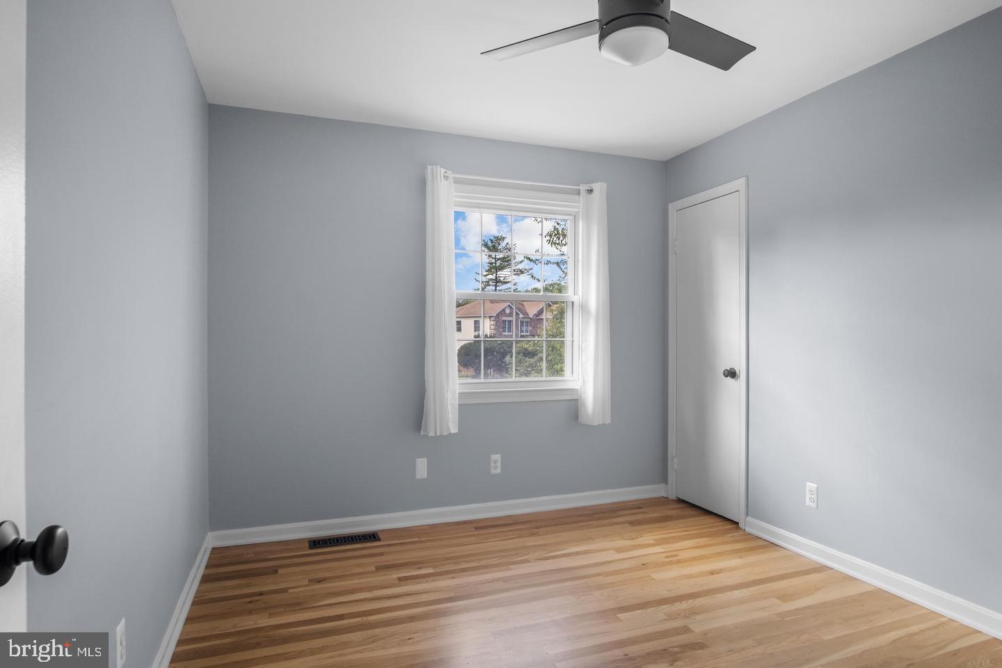 ROSE HILL MANOR - Residential Lease