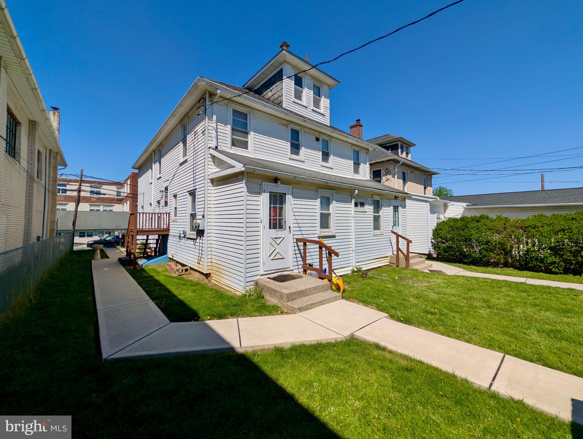 1083-1085 MAIN STREET