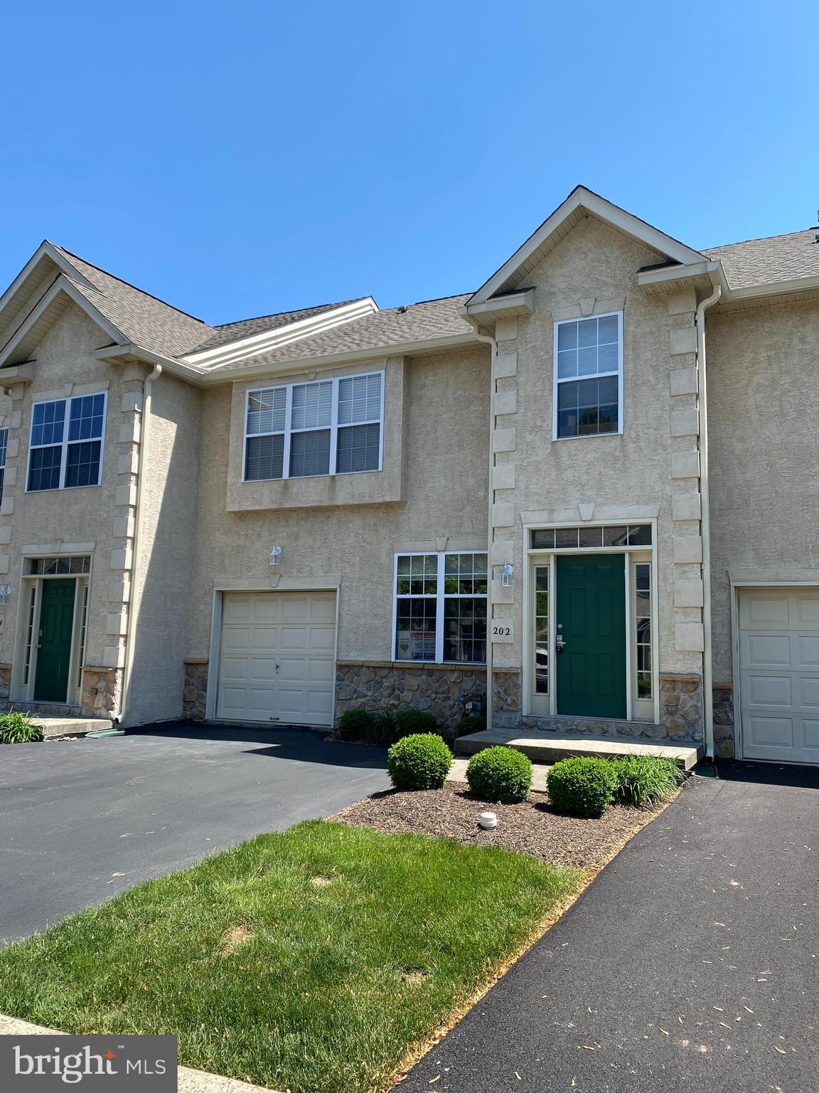 HAMPTON GREEN - Residential