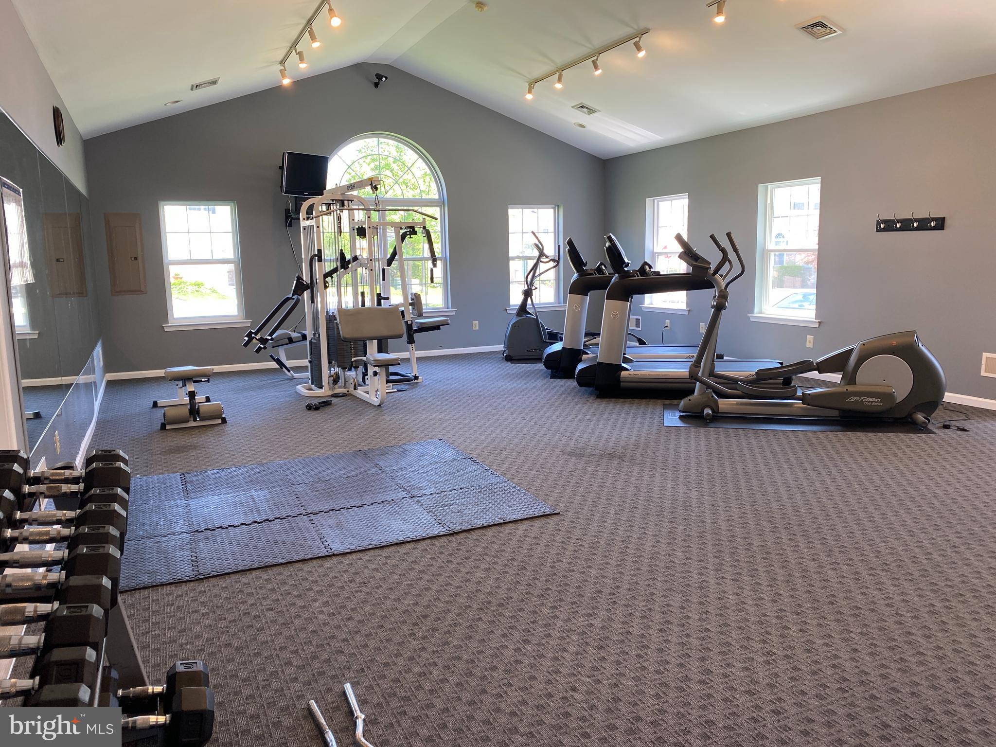 HAMPTON GREEN - Residential