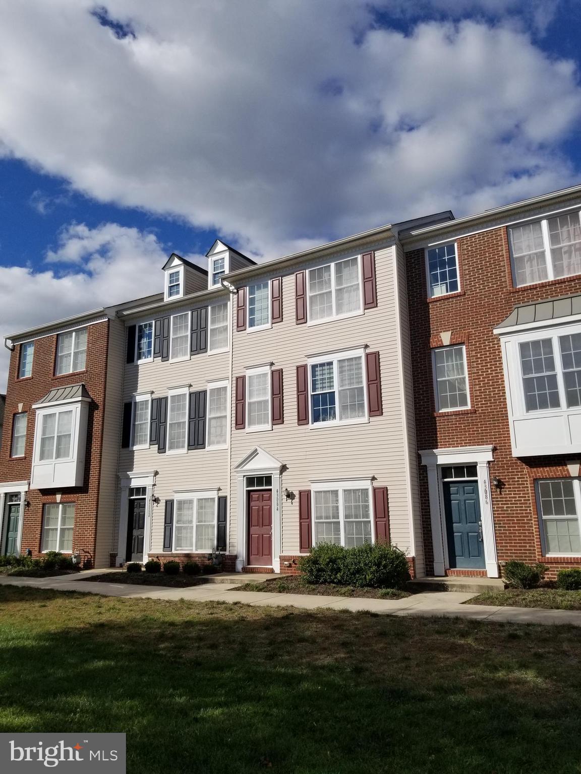 SOUTH RIDING - Residential