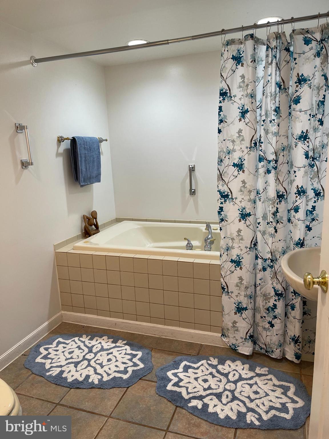 HAZEL RIVER - Residential