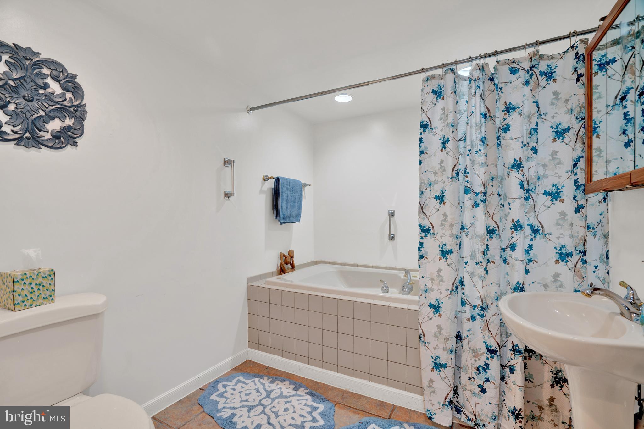 HAZEL RIVER - Residential