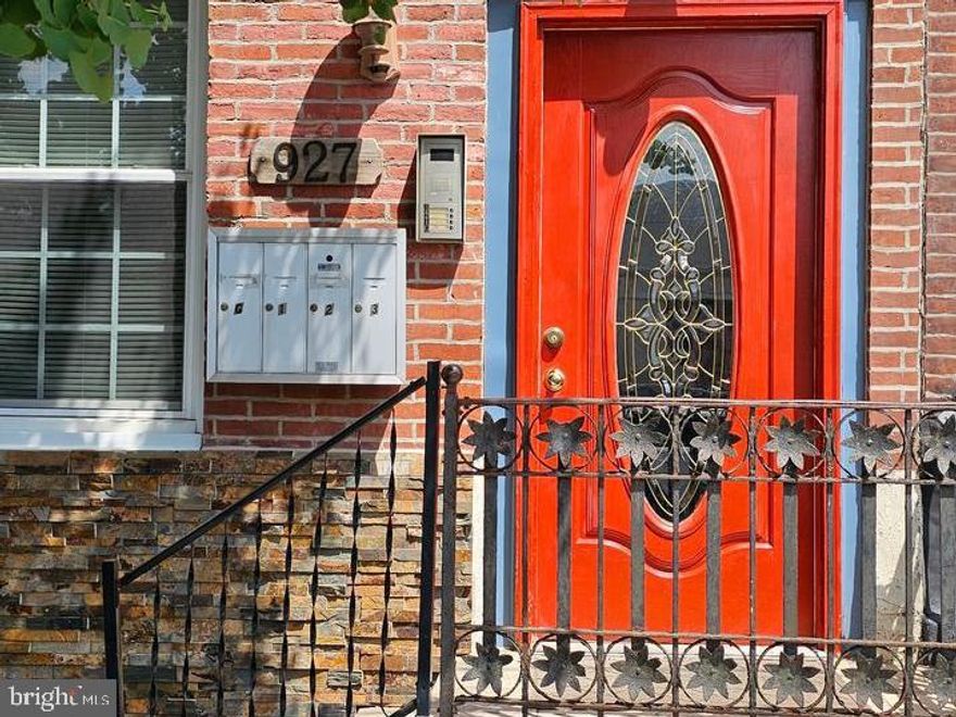 Move right into this first-floor, two-bedroom unit in the heart of Northern Liberties. This highly desirable location features exposed hardwood flooring in the living room and hallways, creating a warm and inviting atmosphere. The eat-in kitchen has stainless steel appliances, providing a modern touch for your culinary needs. A convenient laundry area adds to the functionality of this unit.
Both bedrooms are carpeted wall-to-wall, offering comfort and ample closet space. The updated full bathroom boasts ceramic tiles and a granite countertop, ensuring a touch of elegance. Central air conditioning keeps the unit comfortable year-round.
Step outside to the rear patio off the living room area, perfect for enjoying fresh air. Parking is hassle-free, thanks to the elementary school across the street that spans the entire block.
This property is ideally within walking distance to restaurants, shops, public transportation, and all that Northern Liberties offers. Available immediately, this pet-friendly unit is ready for you to call home. Check it out today.