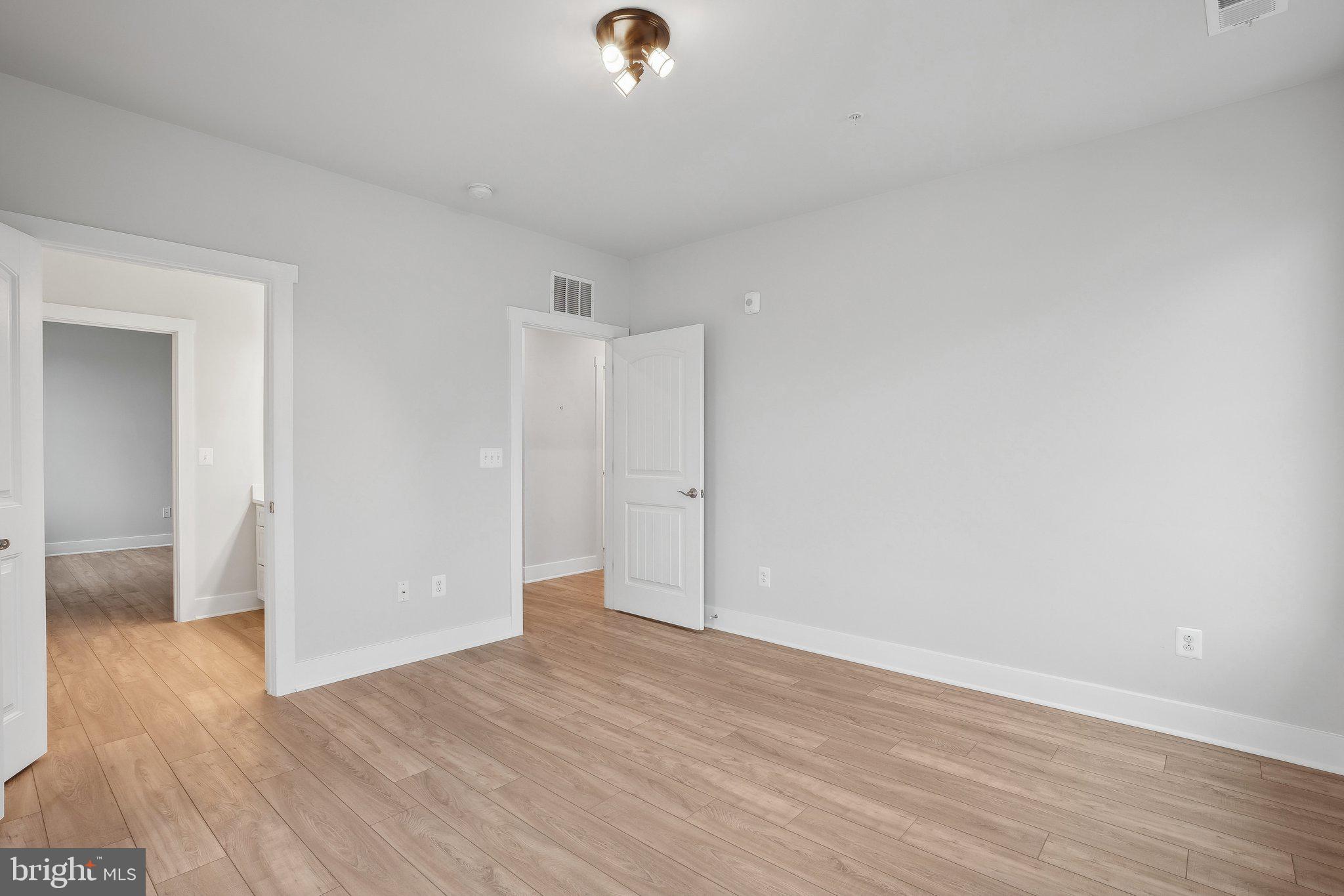 FOUR SEASONS AT KENT ISLAND - Residential