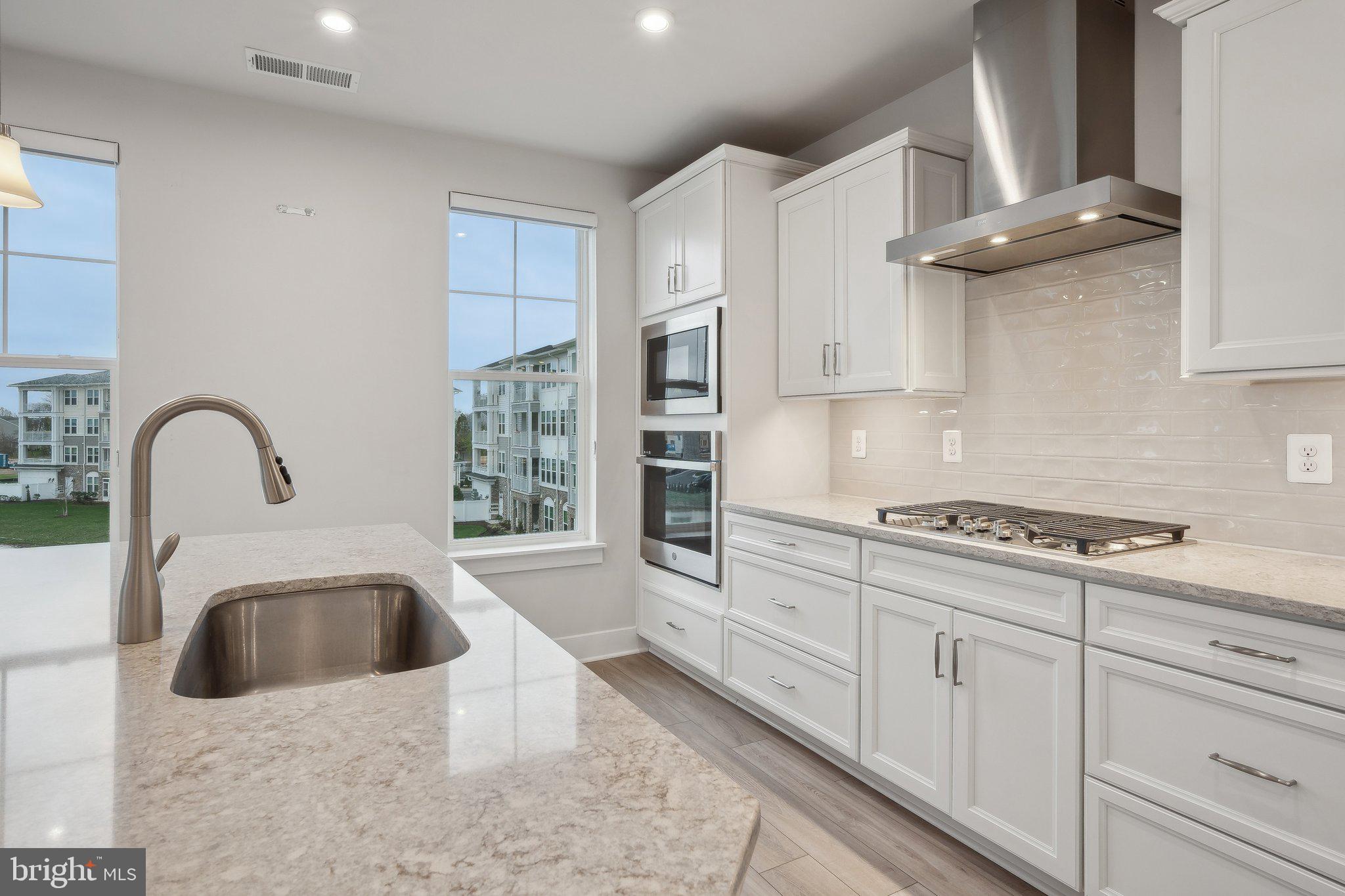 FOUR SEASONS AT KENT ISLAND - Residential