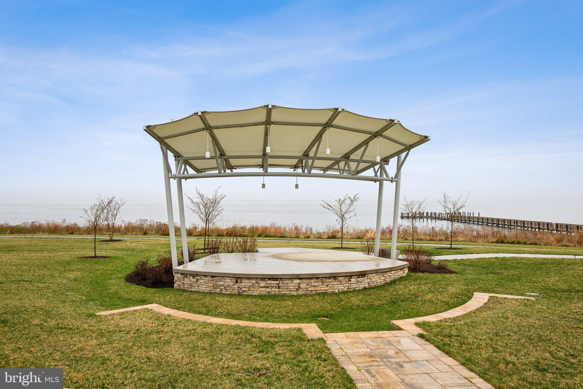 FOUR SEASONS AT KENT ISLAND - Residential