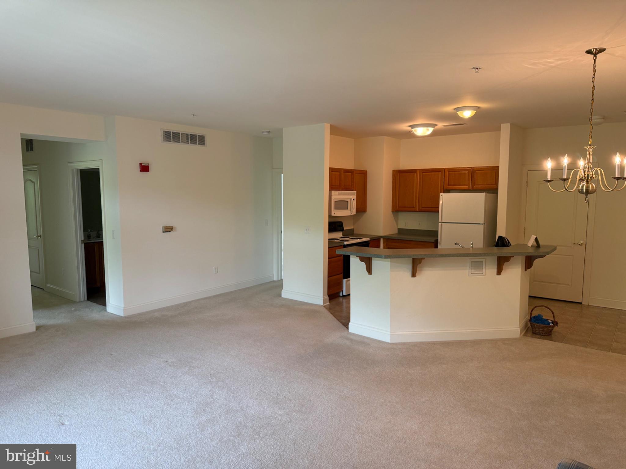VILLAGE OF FOUNTAINVIEW - Residential