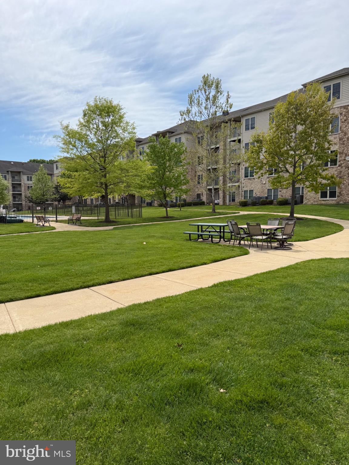 VILLAGE OF FOUNTAINVIEW - Residential