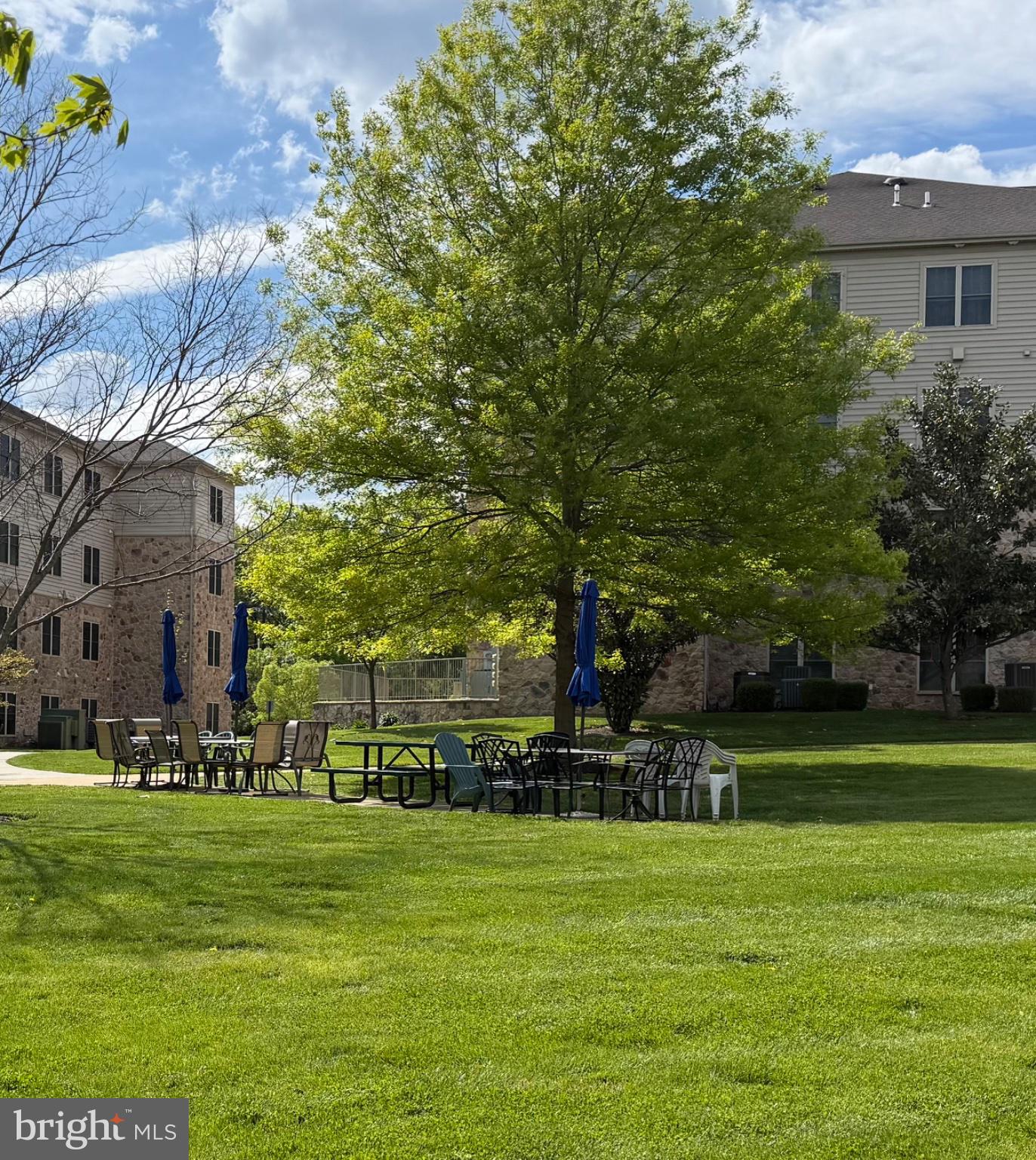 VILLAGE OF FOUNTAINVIEW - Residential