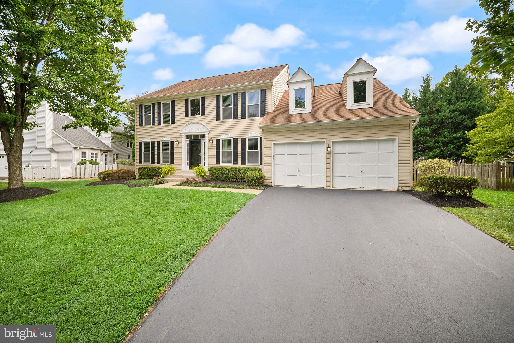 315 OAKCREST MANOR DRIVE NE