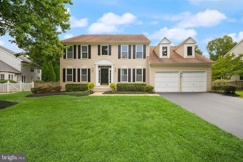 Homes For Sale - 315 Oakcrest Manor Drive<br/> LEESBURG, VA 20176