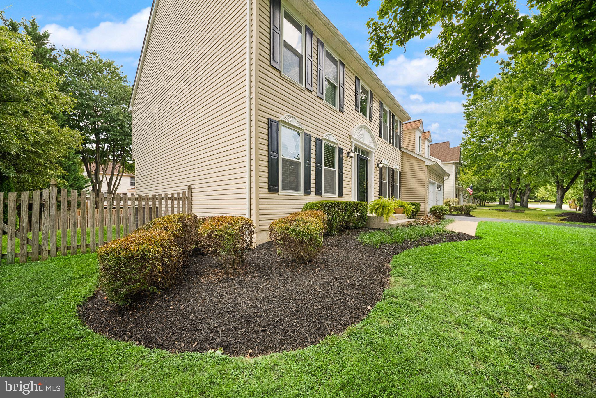 315 OAKCREST MANOR DRIVE NE