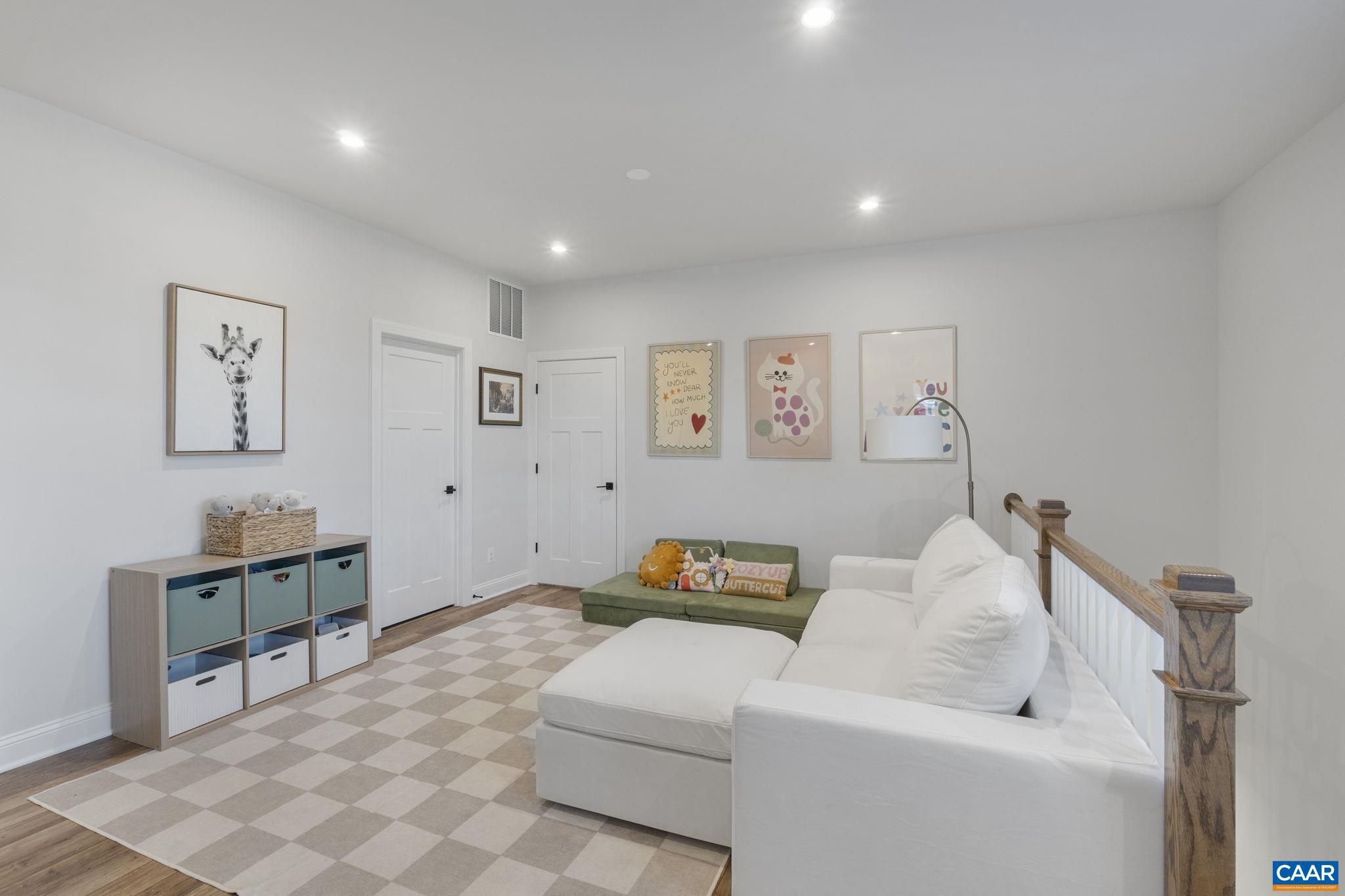 SPRING CREEK - Residential