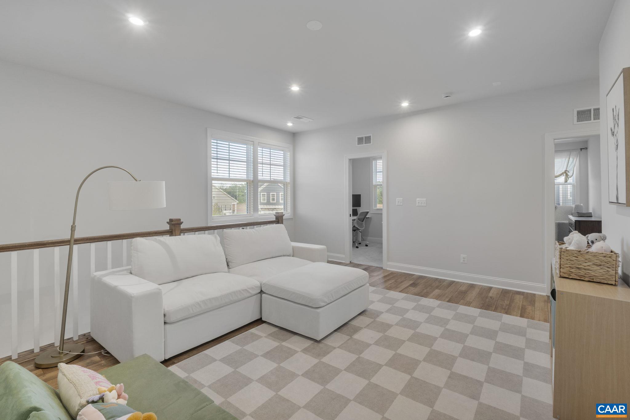 SPRING CREEK - Residential