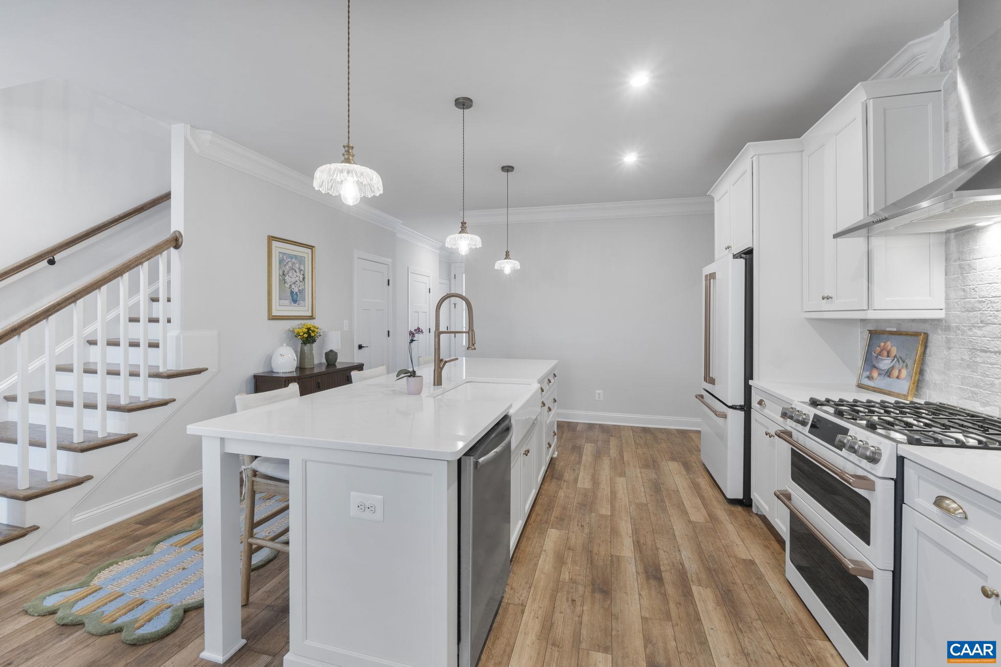 355 BAYBERRY LN