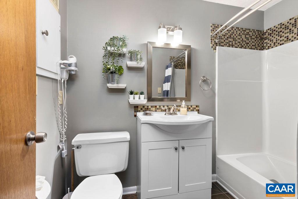 WINTERGREEN RESORT - Residential