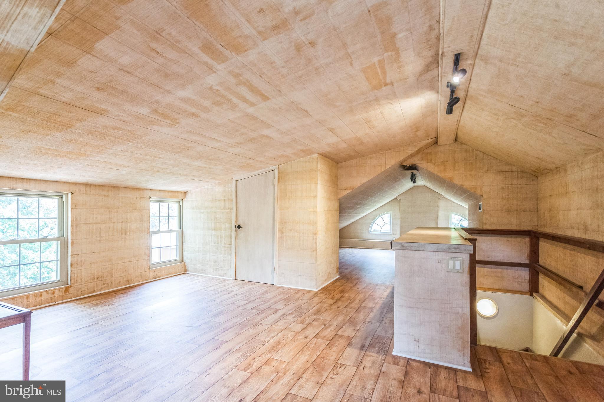 GWYNEDD KNOLL - Residential