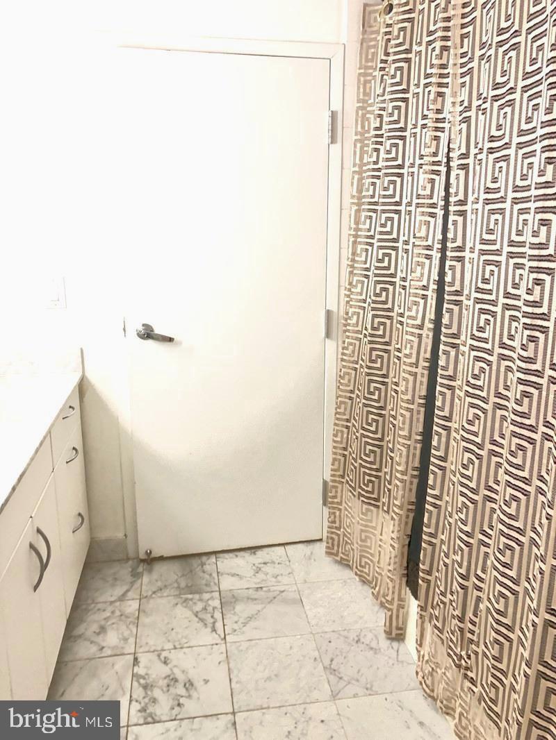 RITTENHOUSE SQUARE - Residential Lease