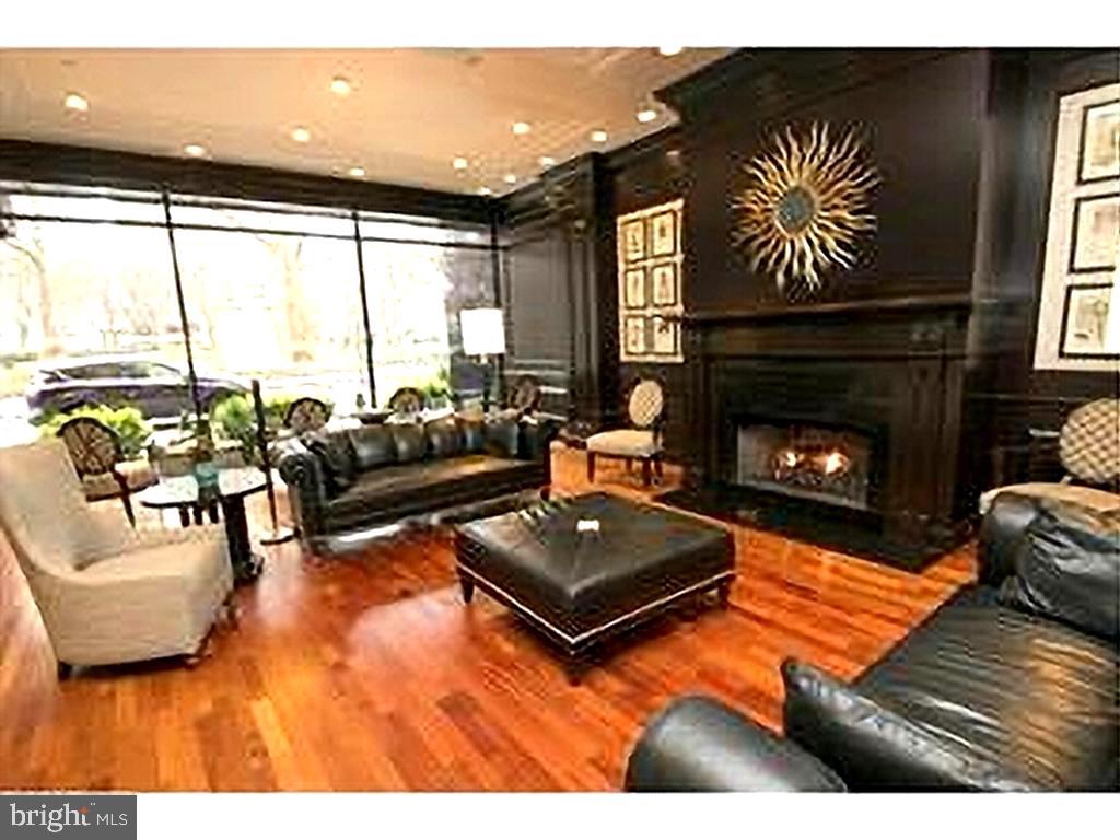 RITTENHOUSE SQUARE - Residential Lease