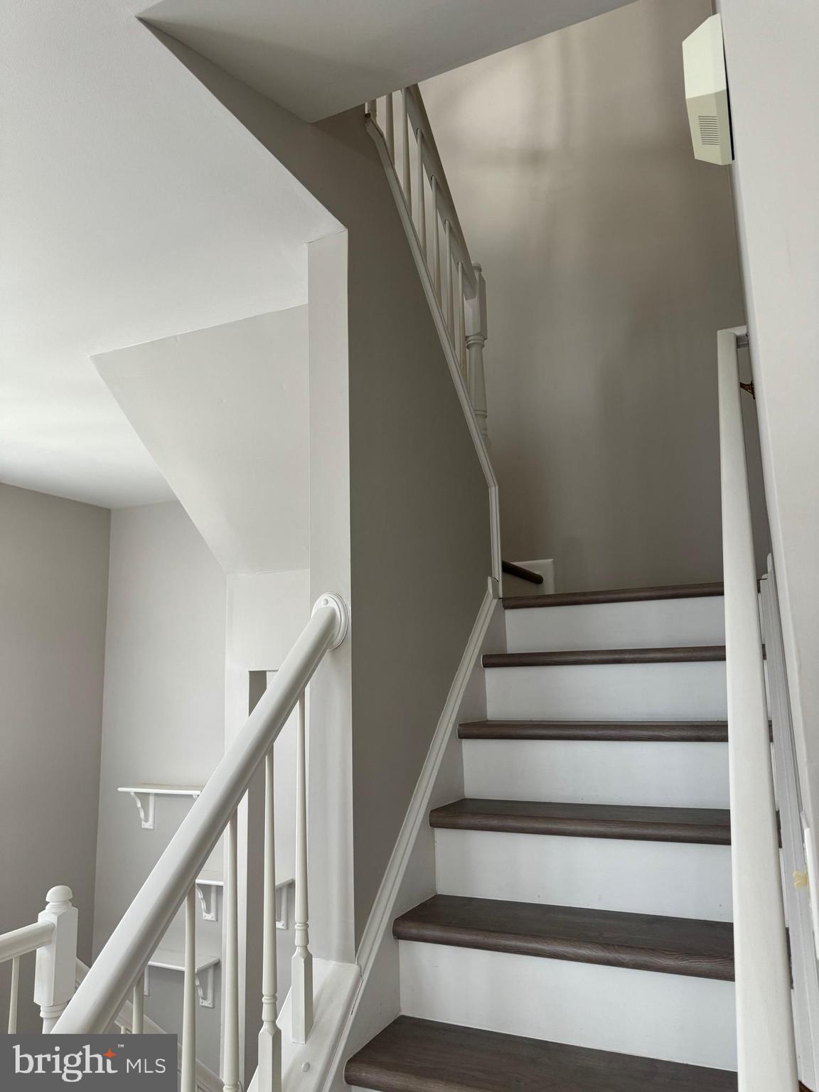 ASHBURN VILLAGE - Residential Lease