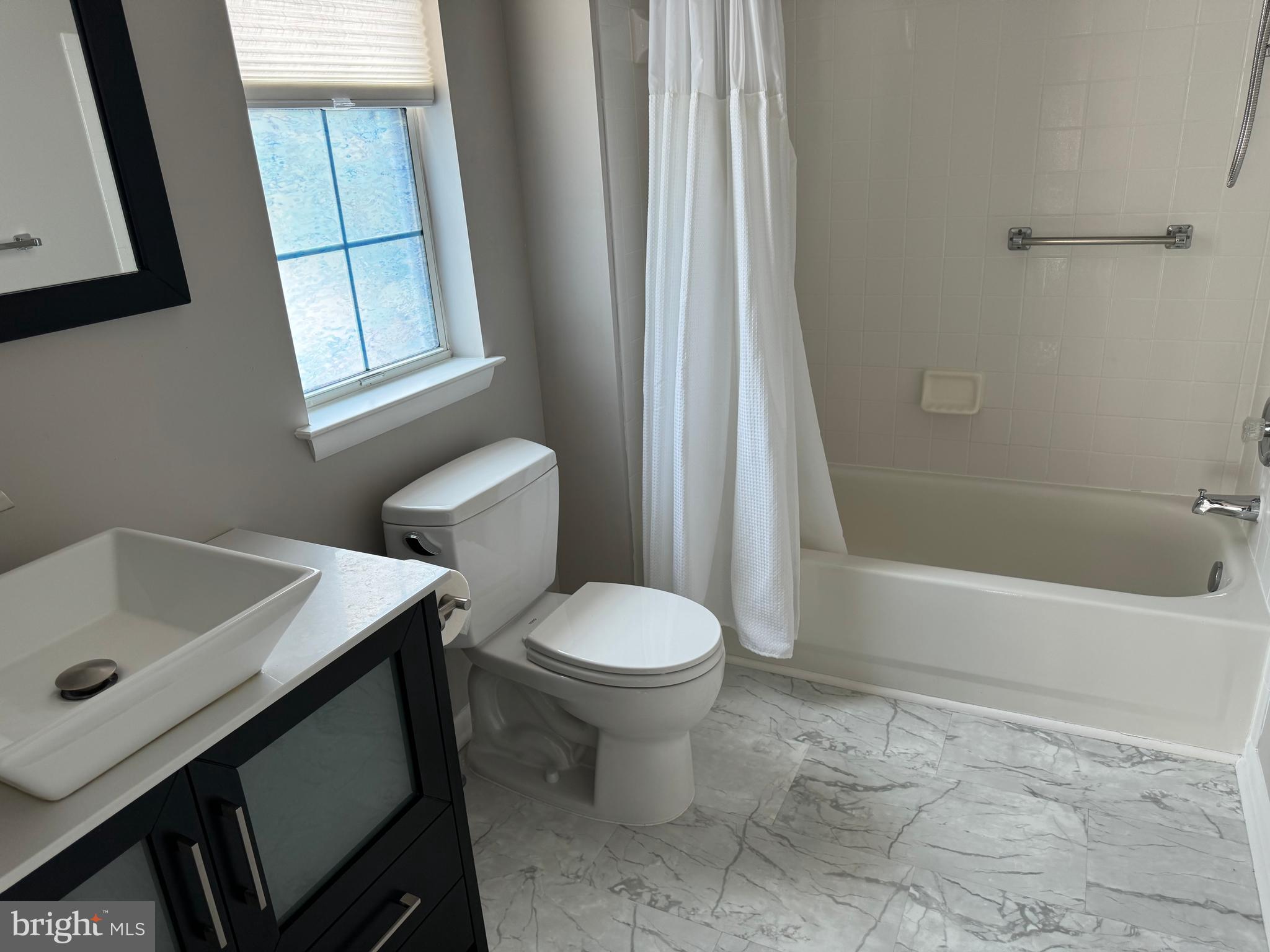 ASHBURN VILLAGE - Residential Lease