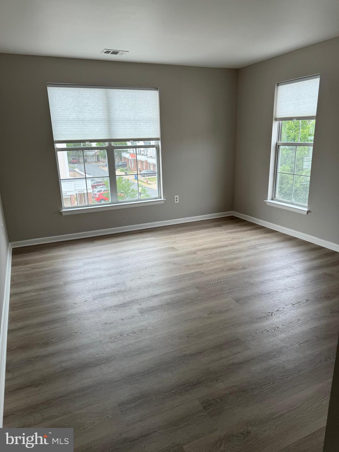 ASHBURN VILLAGE - Residential Lease