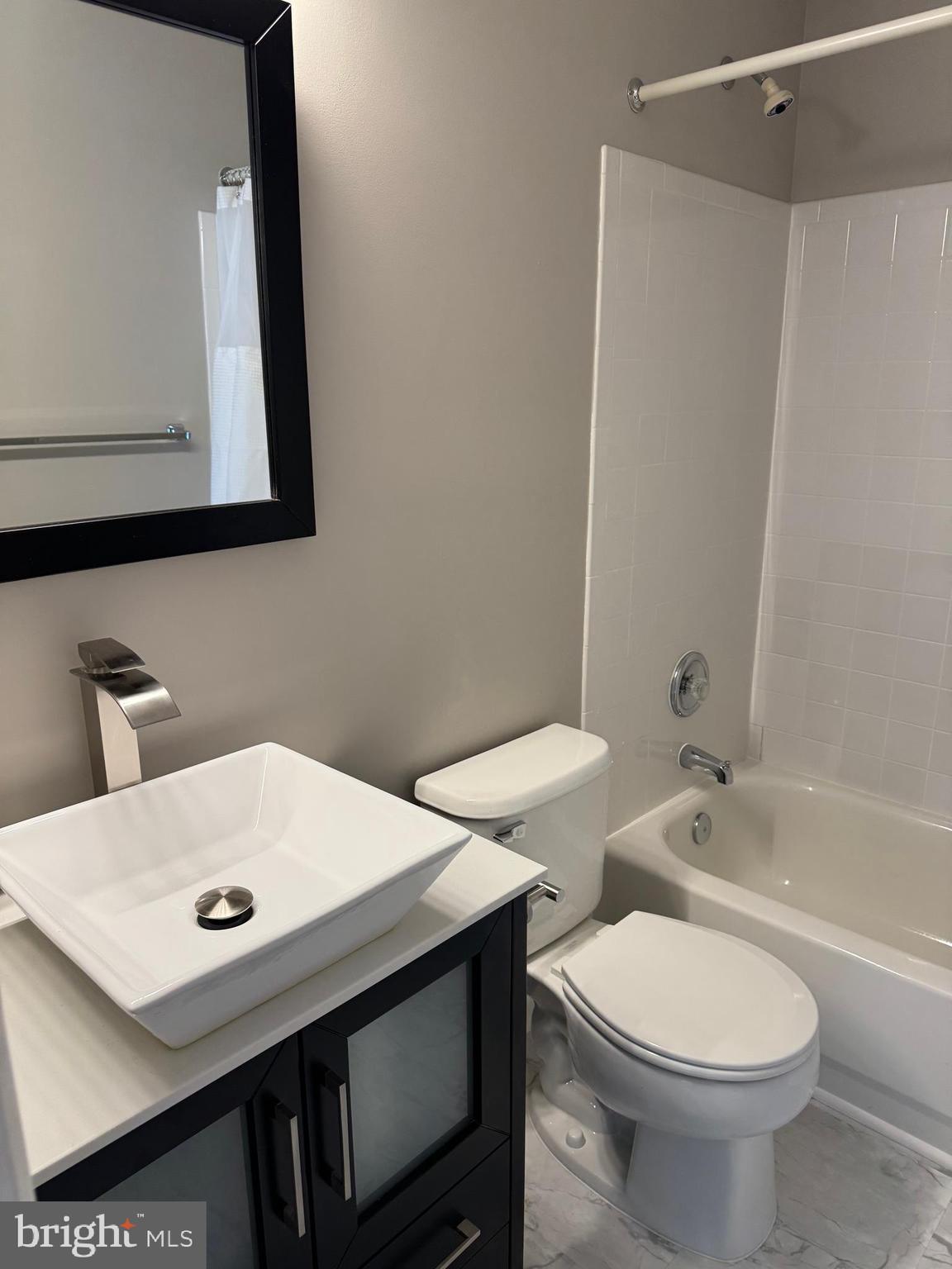 ASHBURN VILLAGE - Residential Lease