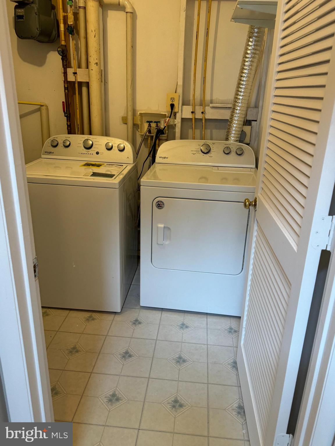 ASHBURN VILLAGE - Residential Lease