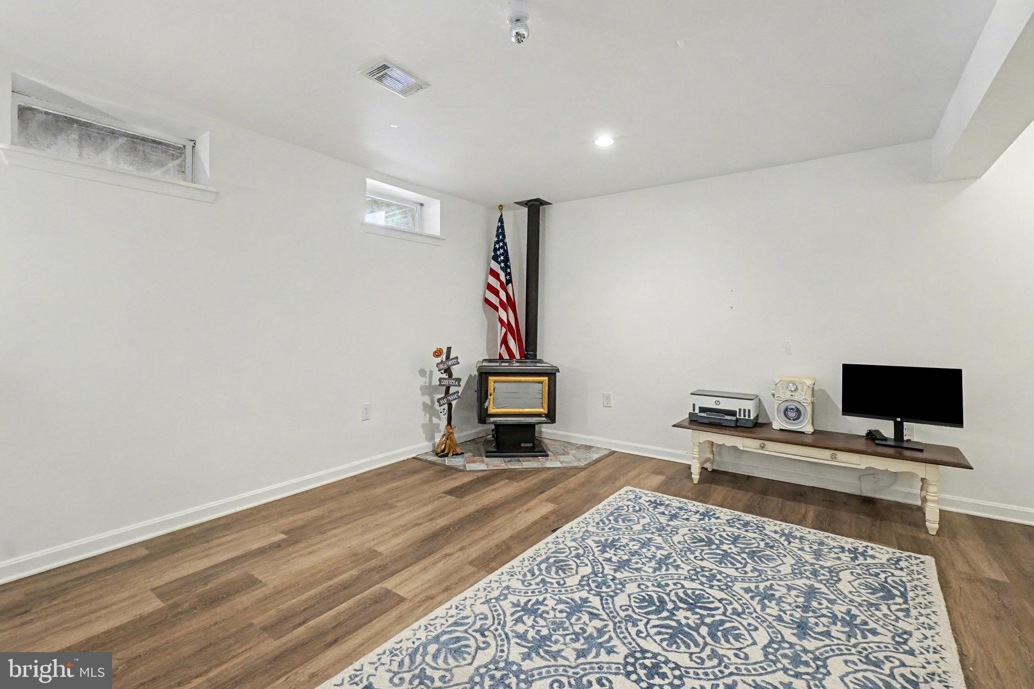 THOMAS RUN - Residential Lease